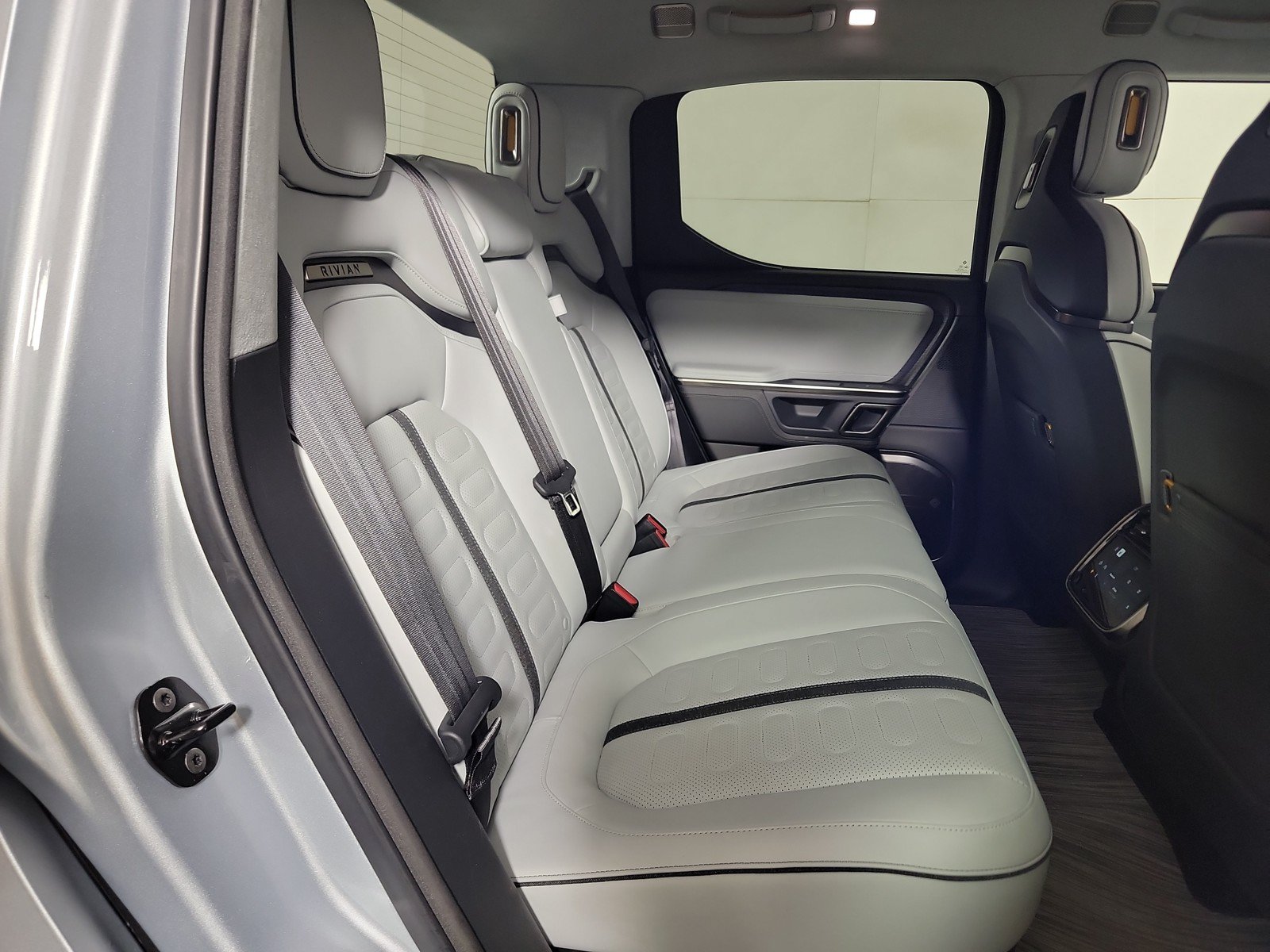 Used 2024 Rivian R1T Adventure AWD/4WD image 22