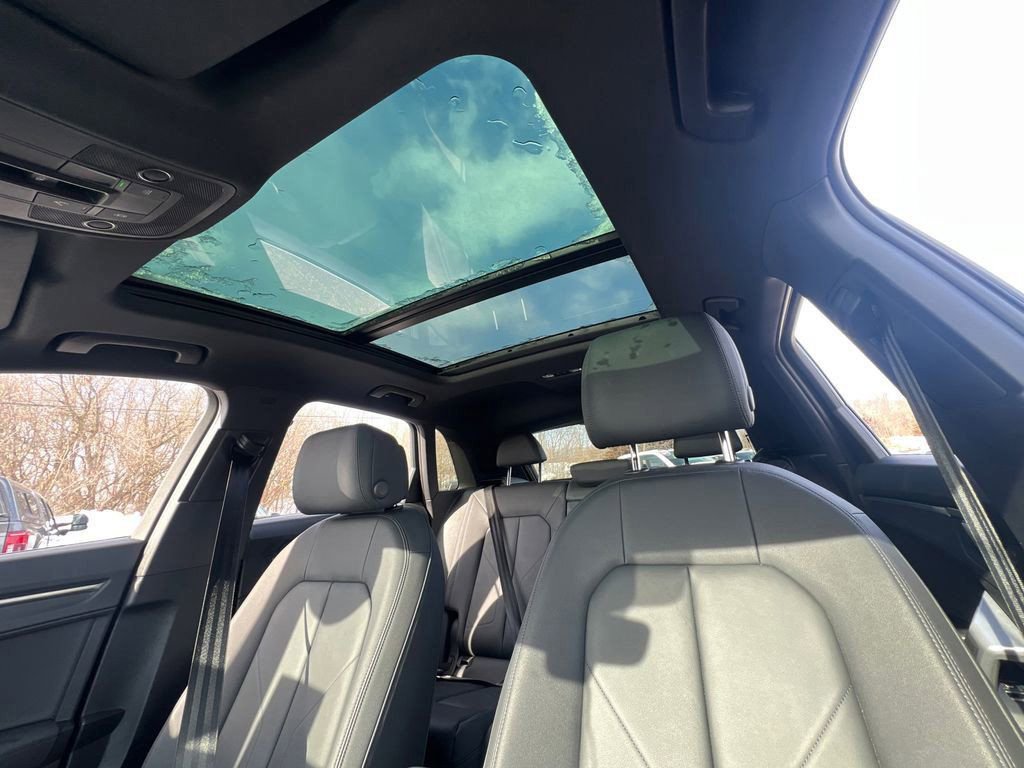 Used 2025 Audi Q3 2.0T Premium image 26