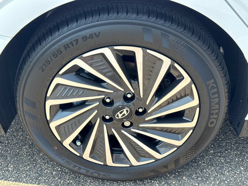 Used 2026 Hyundai Sonata Limited FWD image 19