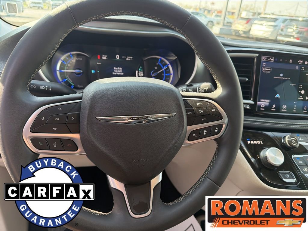 Used 2024 Chrysler Pacifica Select FWD image 13