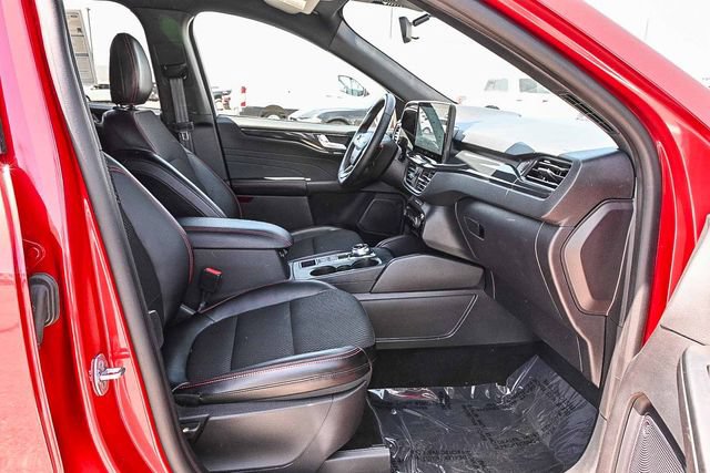 Used 2024 Ford Escape ST-Line w/ Tech Pack #1 FWD image 18