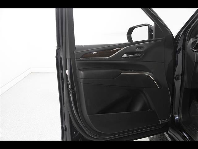 Used 2022 Cadillac Escalade Sport Platinum AWD/4WD image 4