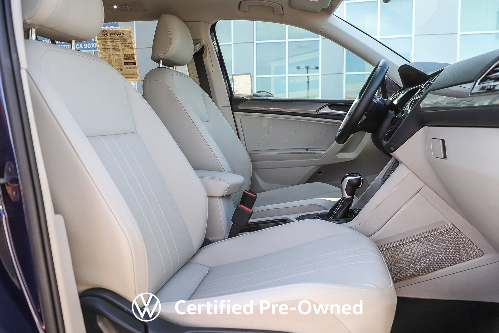 Used 2023 Volkswagen Tiguan SE w/ Panoramic Sunroof Package FWD image 18
