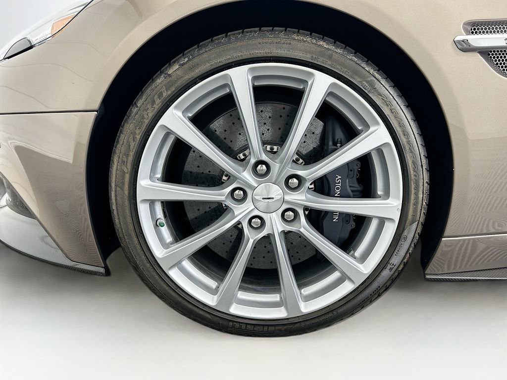 Used 2017 Aston Martin Vanquish Volante image 26