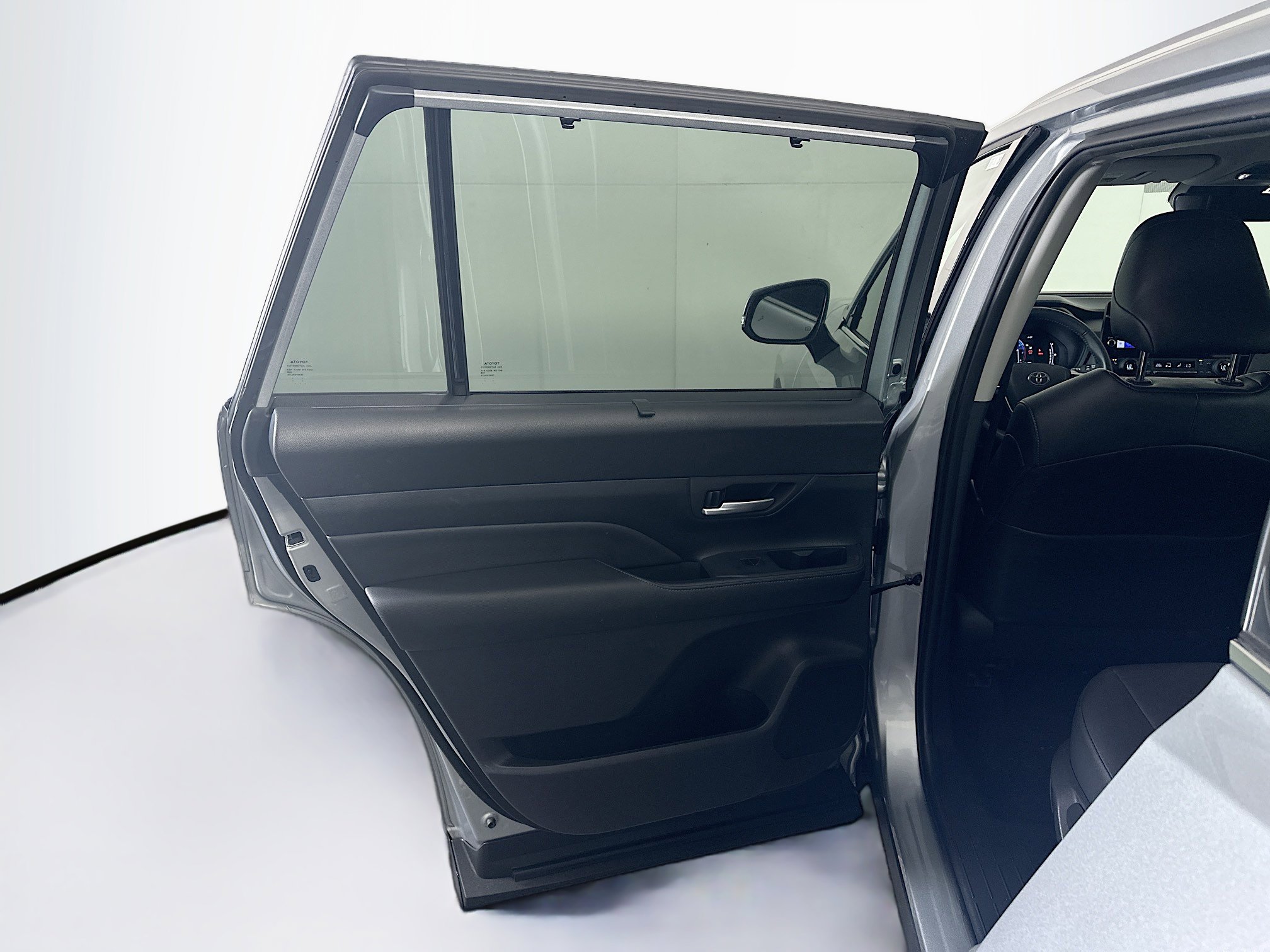 Used 2025 Toyota Grand Highlander AWD image 27