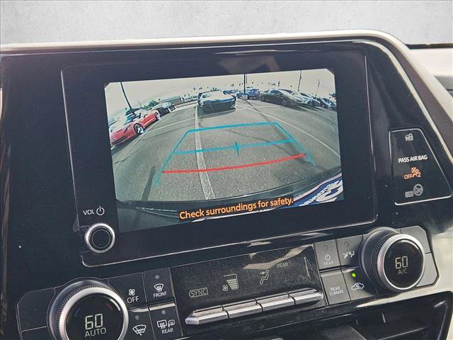 Used 2023 Toyota Highlander L image 14