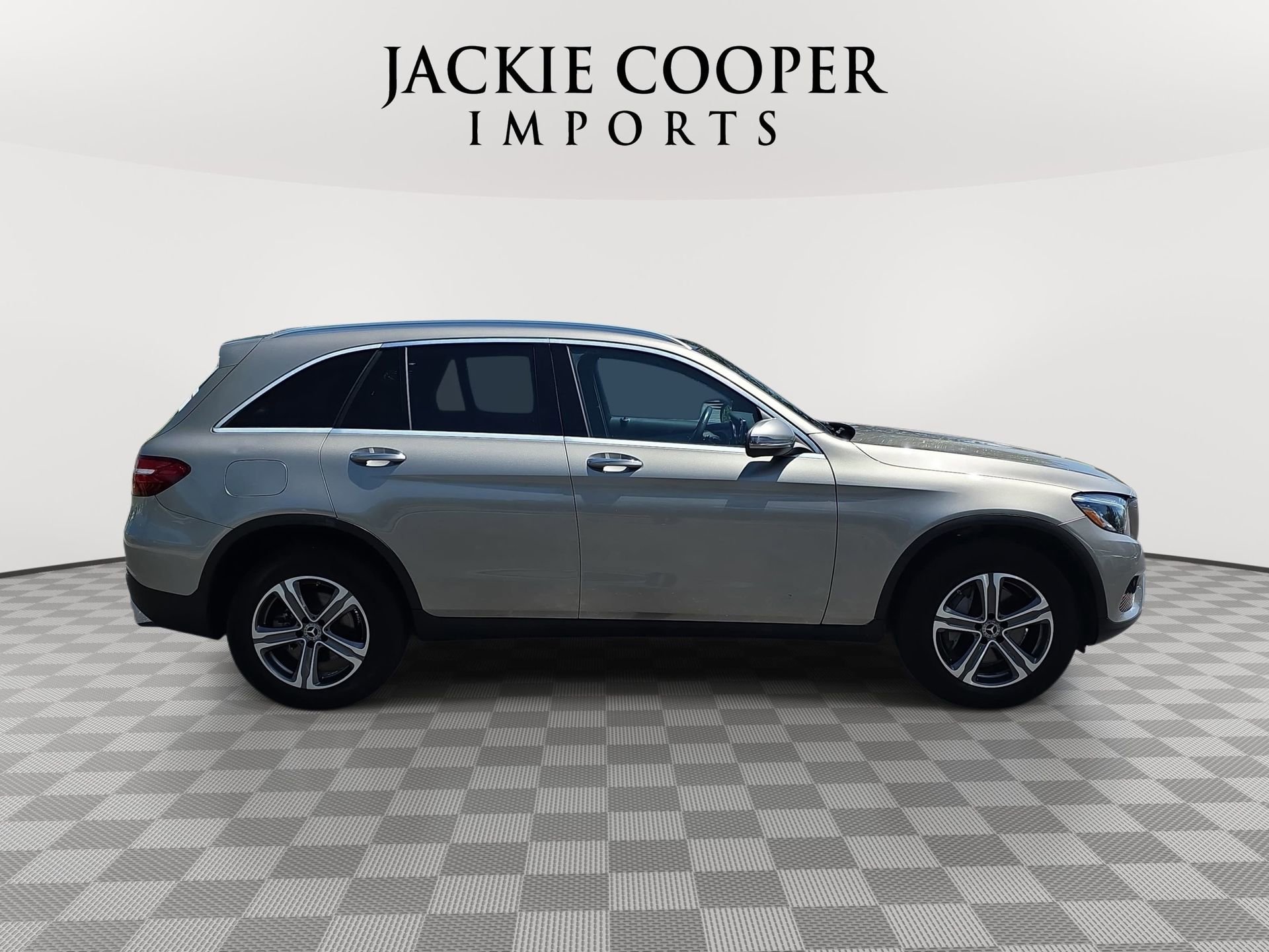 Used 2019 Mercedes-Benz GLC 300 4MATIC image 4