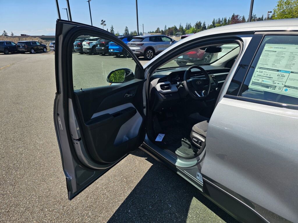 New 2027 Chevrolet Bolt LT w/ Comfort Package FWD image 18