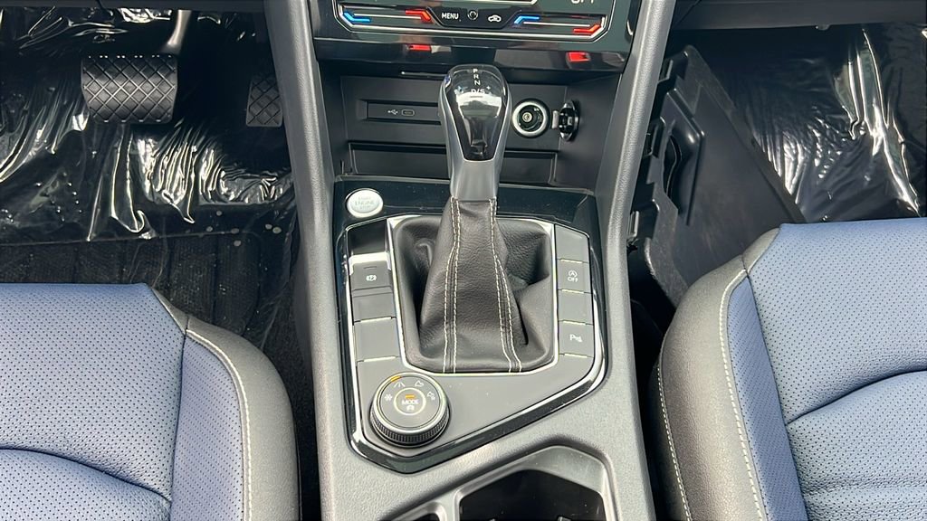 New 2026 Volkswagen Taos SEL image 18