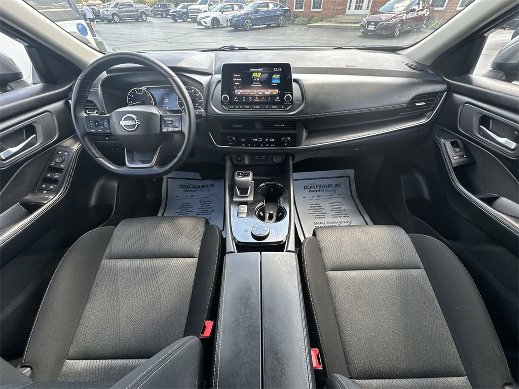 Used 2025 Nissan Rogue SV image 20