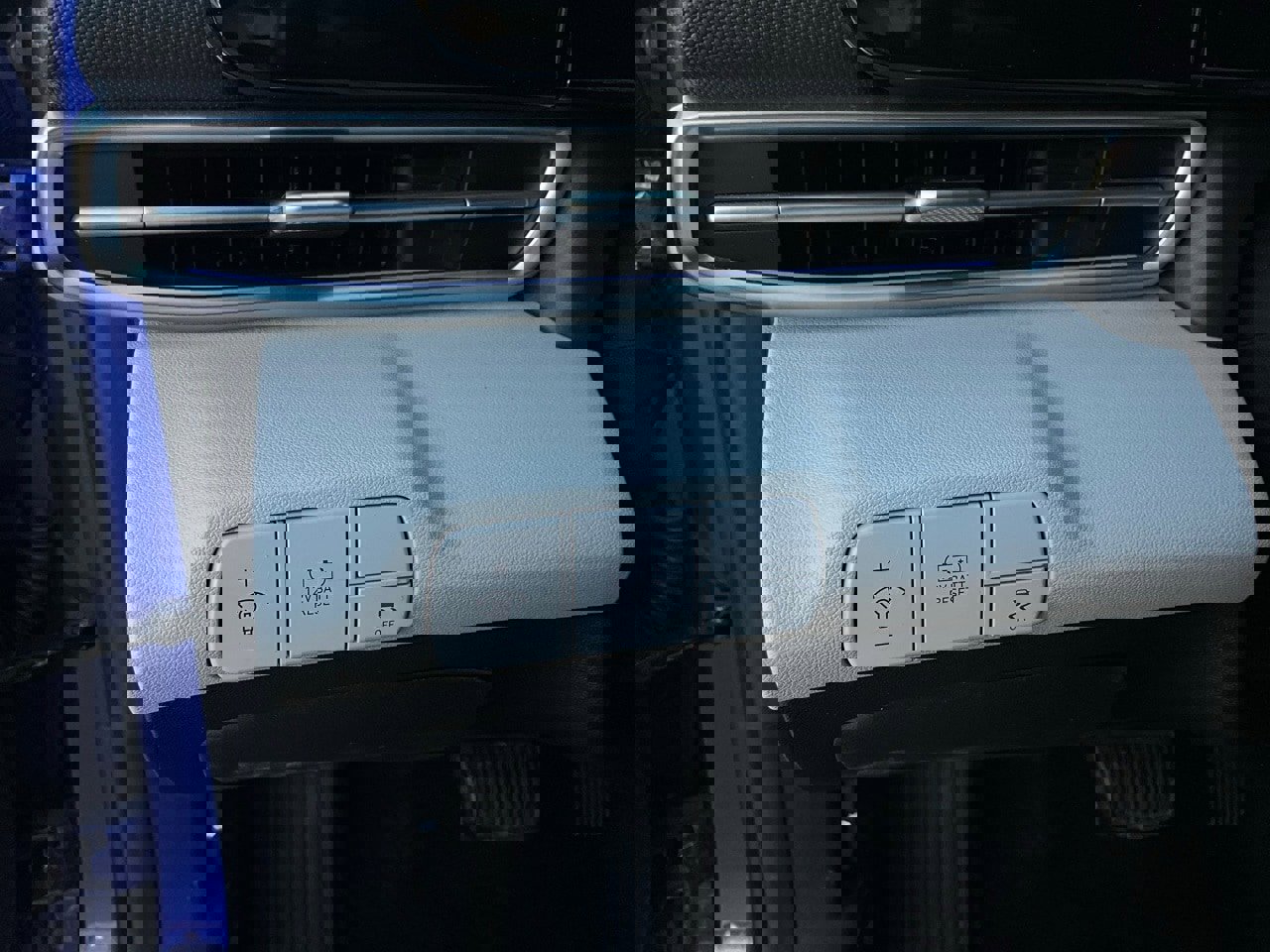 Used 2025 Hyundai Elantra Limited image 23