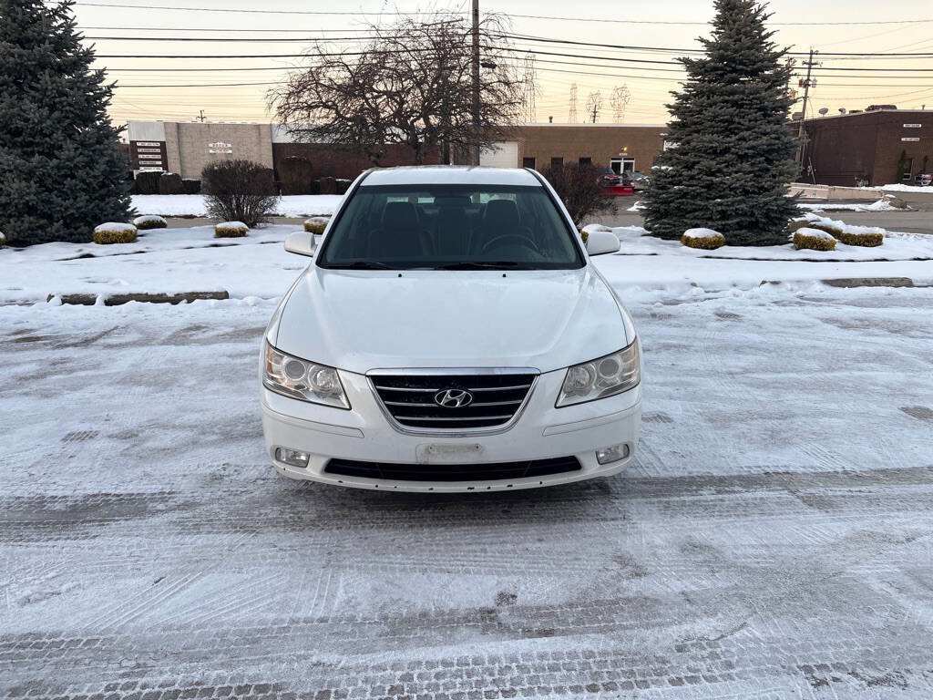 Used 2010 Hyundai Sonata SE image 2