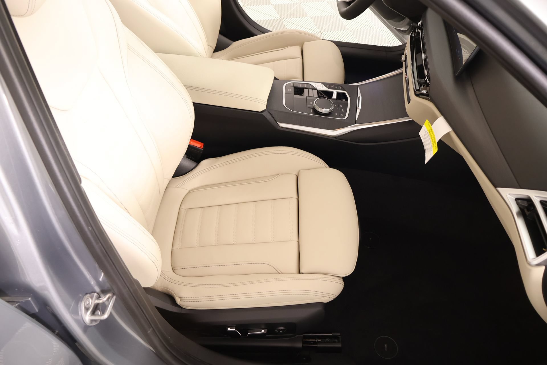 New 2026 BMW 330i Sedan w/ M Sport Package RWD image 13
