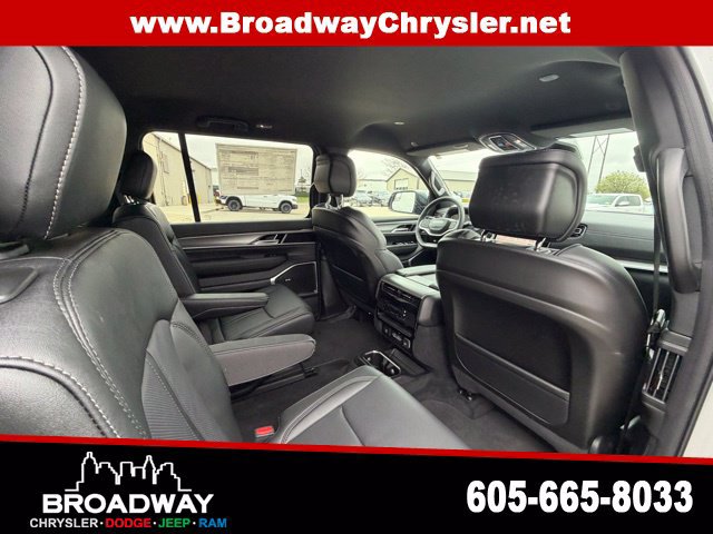 New 2026 Jeep Grand Wagoneer L Limited AWD/4WD image 11