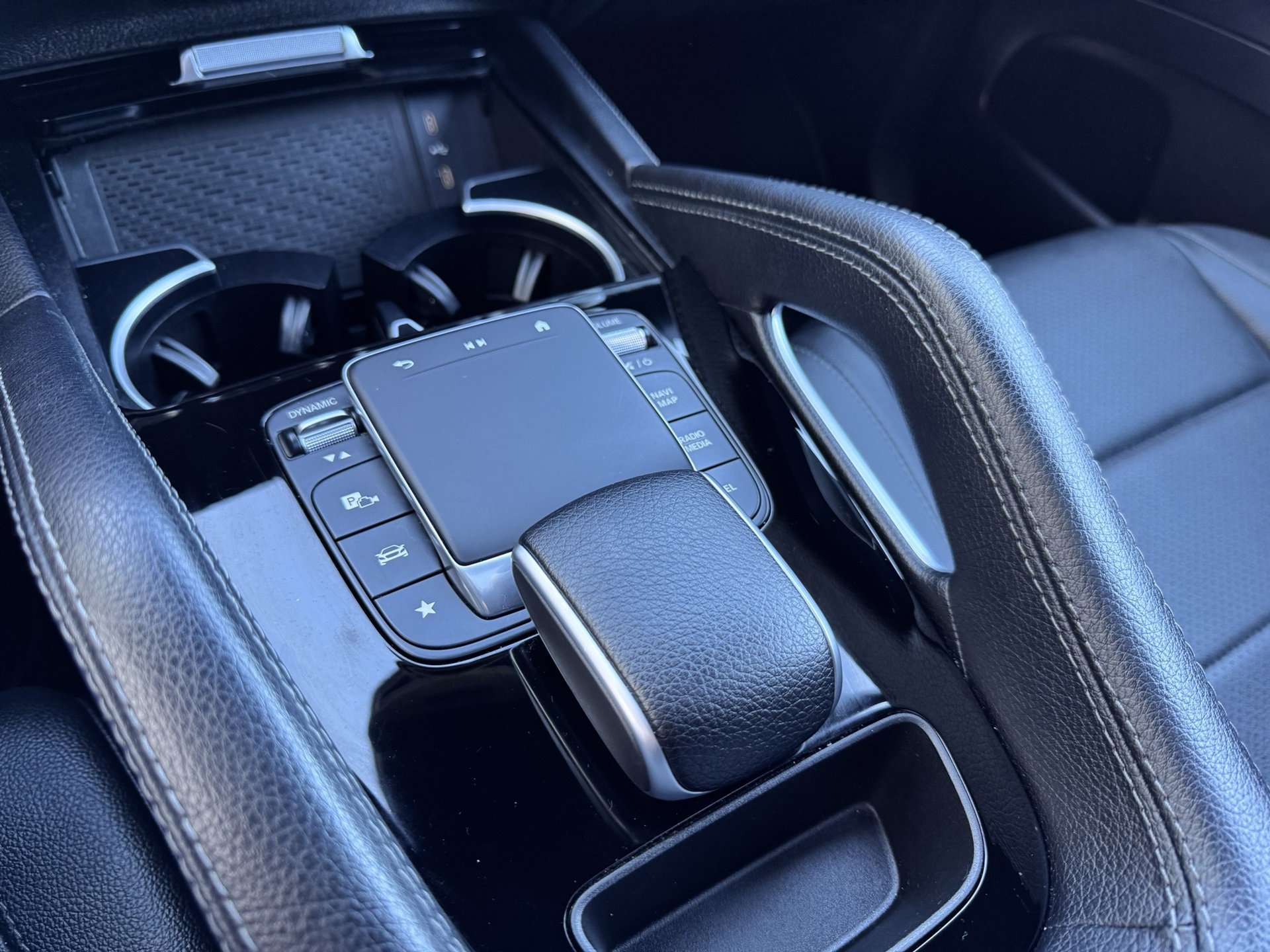 Used 2024 Mercedes-Benz GLE 450e 4MATIC image 23