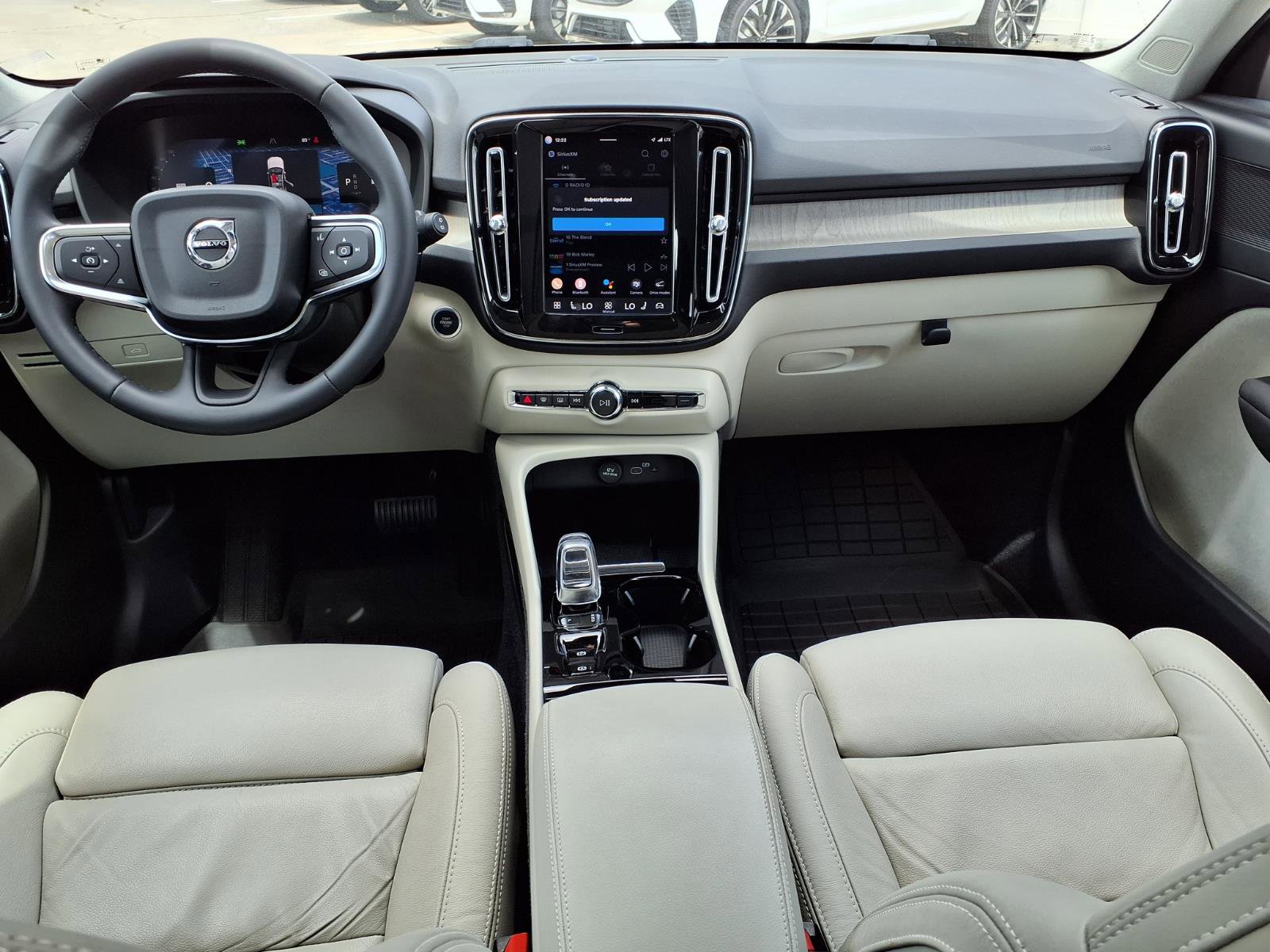 Certified 2023 Volvo XC40 B5 Plus w/ Driver Assist Package image 17