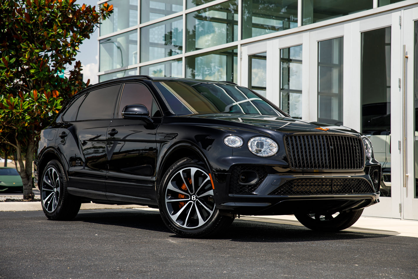 Certified 2023 Bentley Bentayga Extended Wheelbase AWD/4WD image 26