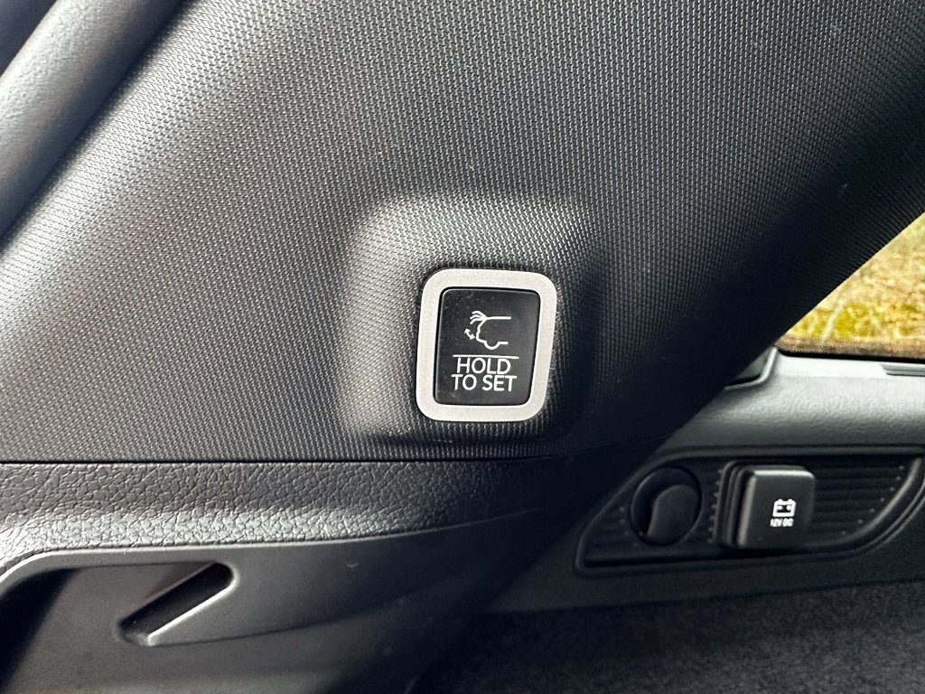 Used 2024 Jeep Grand Cherokee Overland AWD/4WD image 28