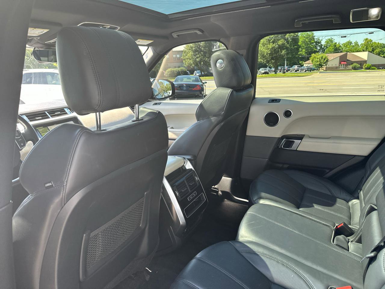 Used 2017 Land Rover Range Rover Sport Supercharged AWD/4WD image 27