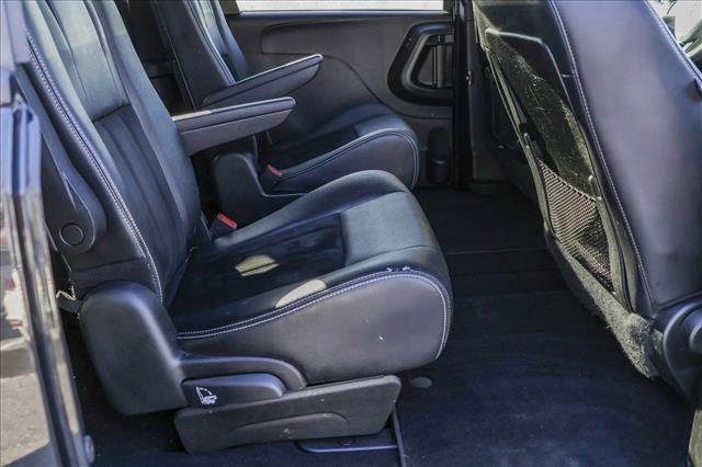 Used 2018 Dodge Grand Caravan SXT w/ Blacktop Package image 26