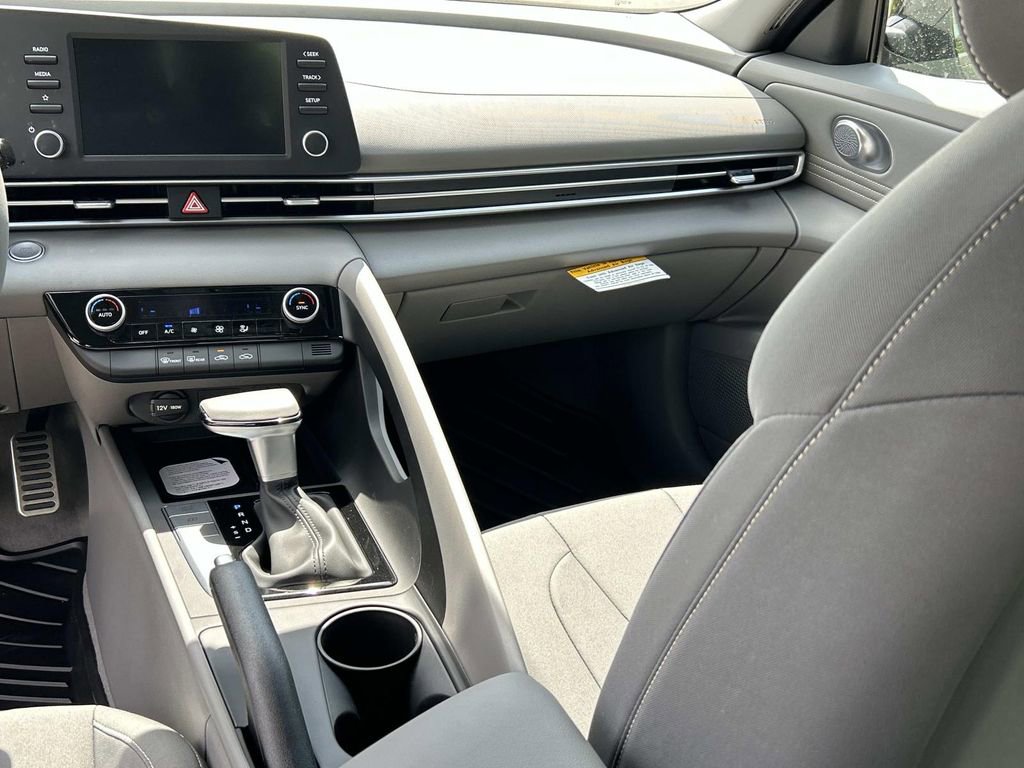 New 2026 Hyundai Elantra Sport FWD image 21