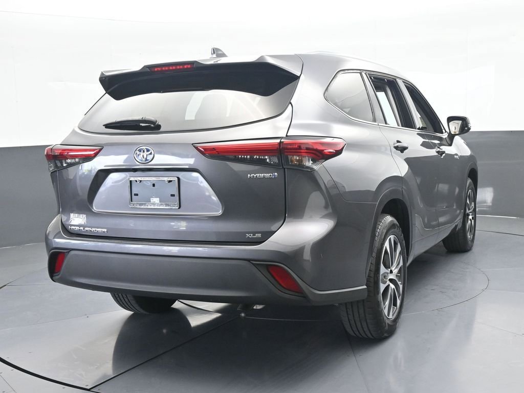 Used 2021 Toyota Highlander XLE FWD image 5