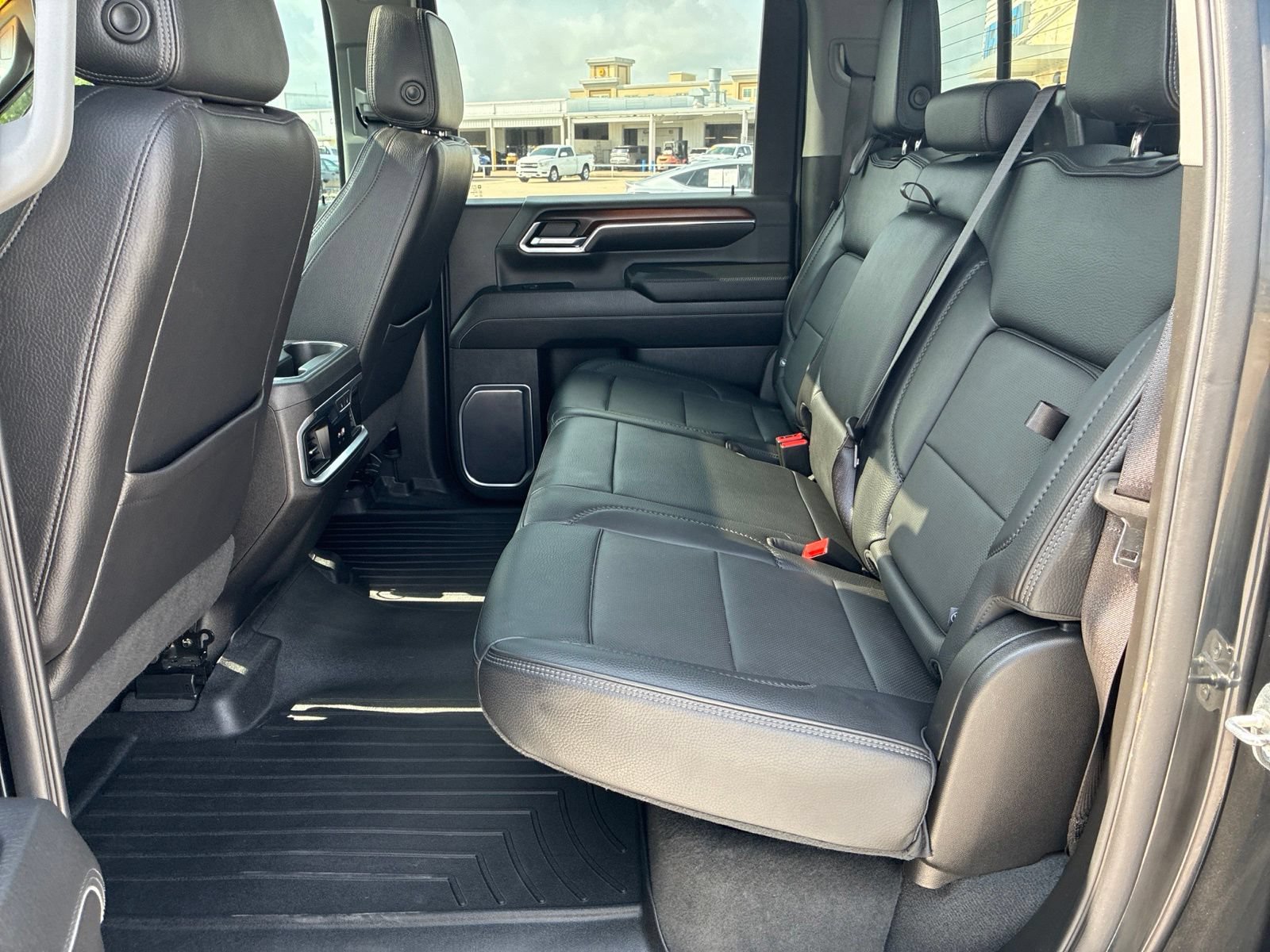 Used 2024 GMC Sierra 2500 Denali w/ Denali Reserve Package AWD/4WD image 10