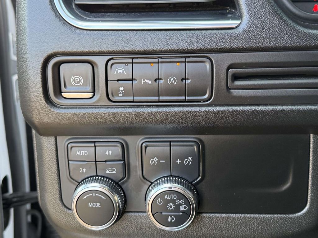 Used 2024 GMC Yukon SLT image 18