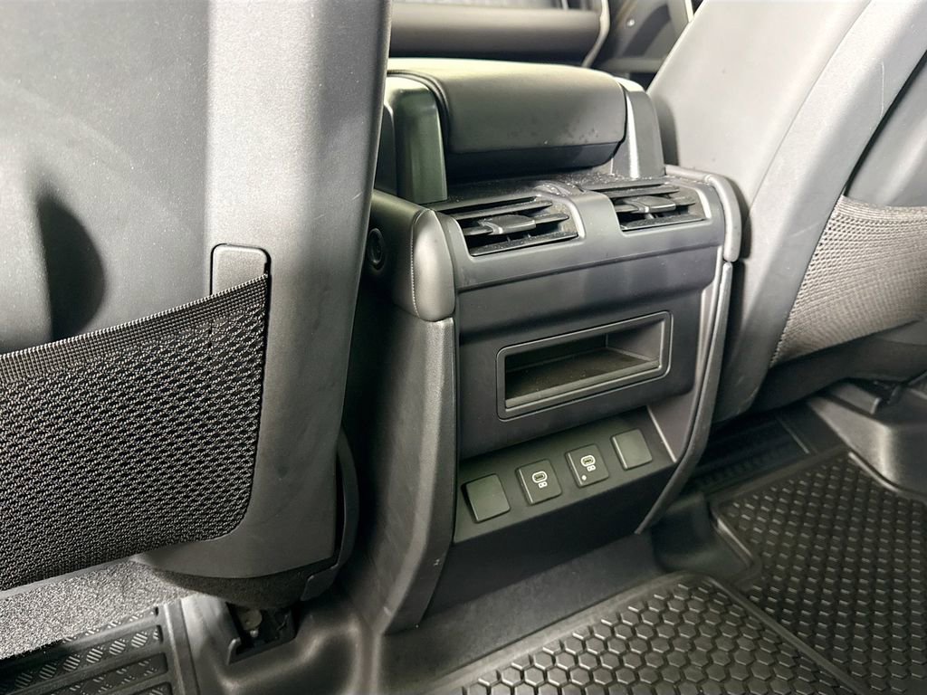 Used 2025 Land Rover Defender 110 S image 16