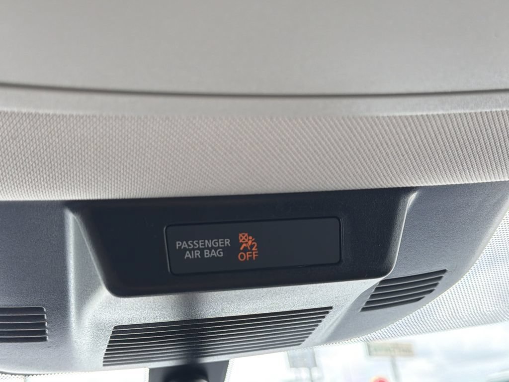 Used 2024 Nissan Rogue S AWD/4WD image 14