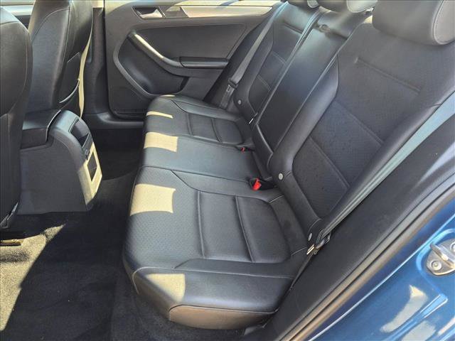 Used 2017 Volkswagen Jetta SE FWD image 19