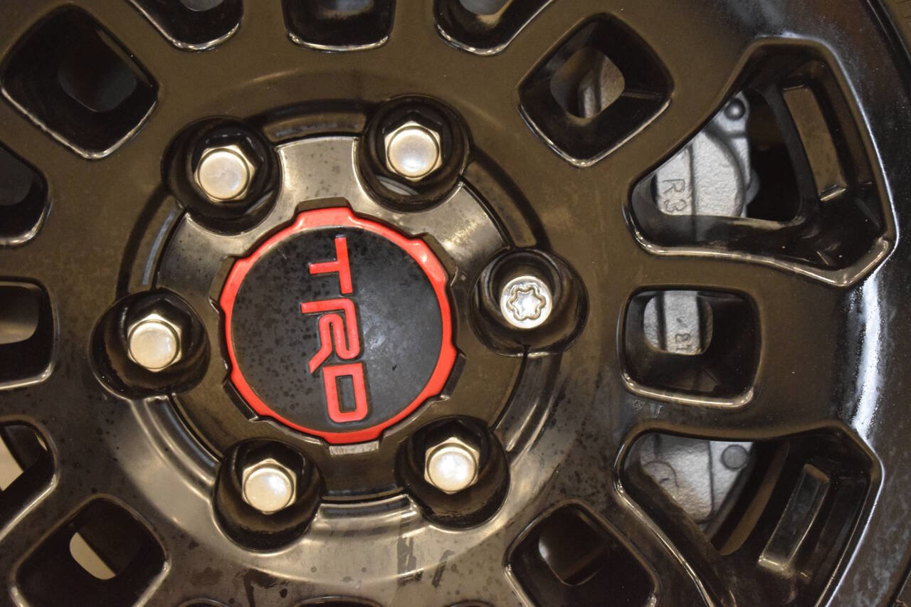 Used 2017 Toyota Tacoma TRD Pro AWD/4WD image 33