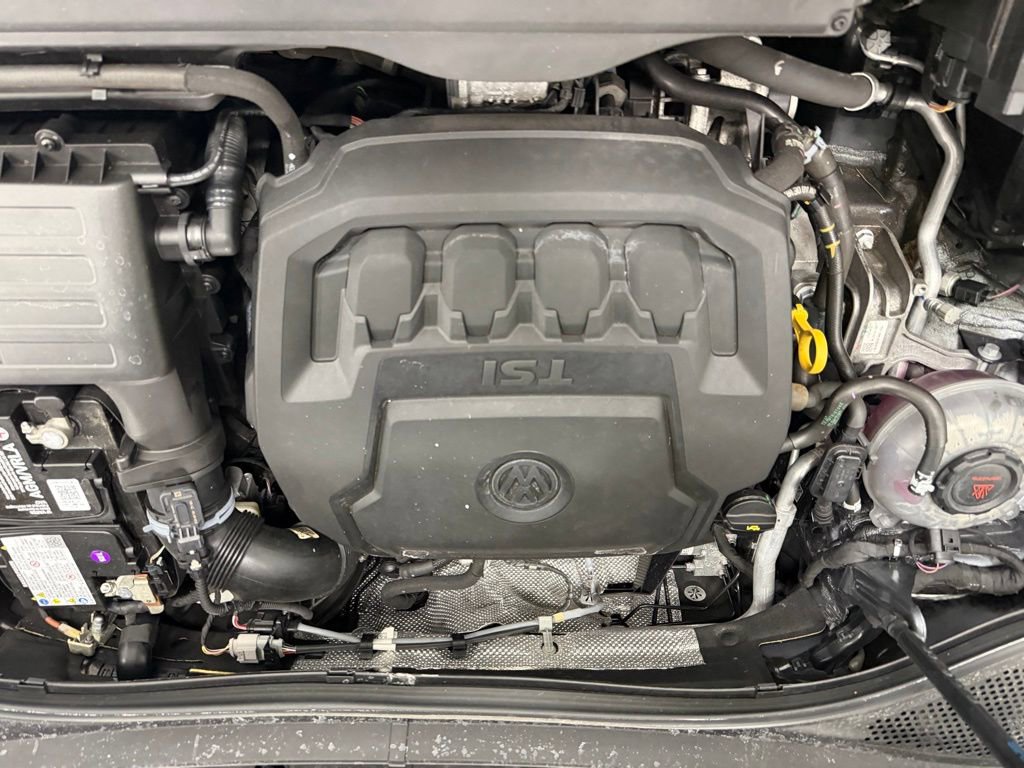 Used 2022 Volkswagen Tiguan SE w/ Panoramic Sunroof Package image 11