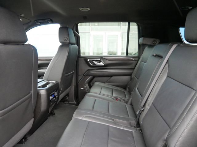 Used 2024 Chevrolet Suburban LT image 8