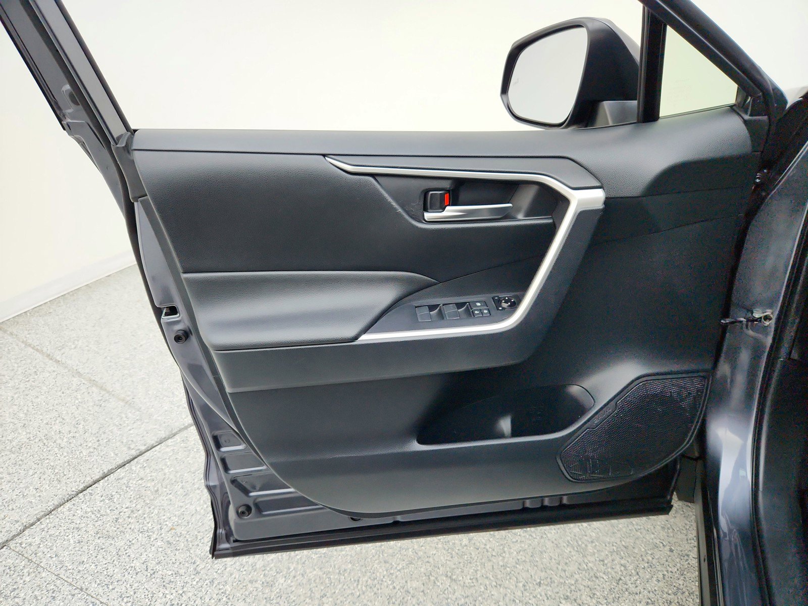 Used 2019 Toyota RAV4 XLE w/ Convenience Package AWD/4WD image 26