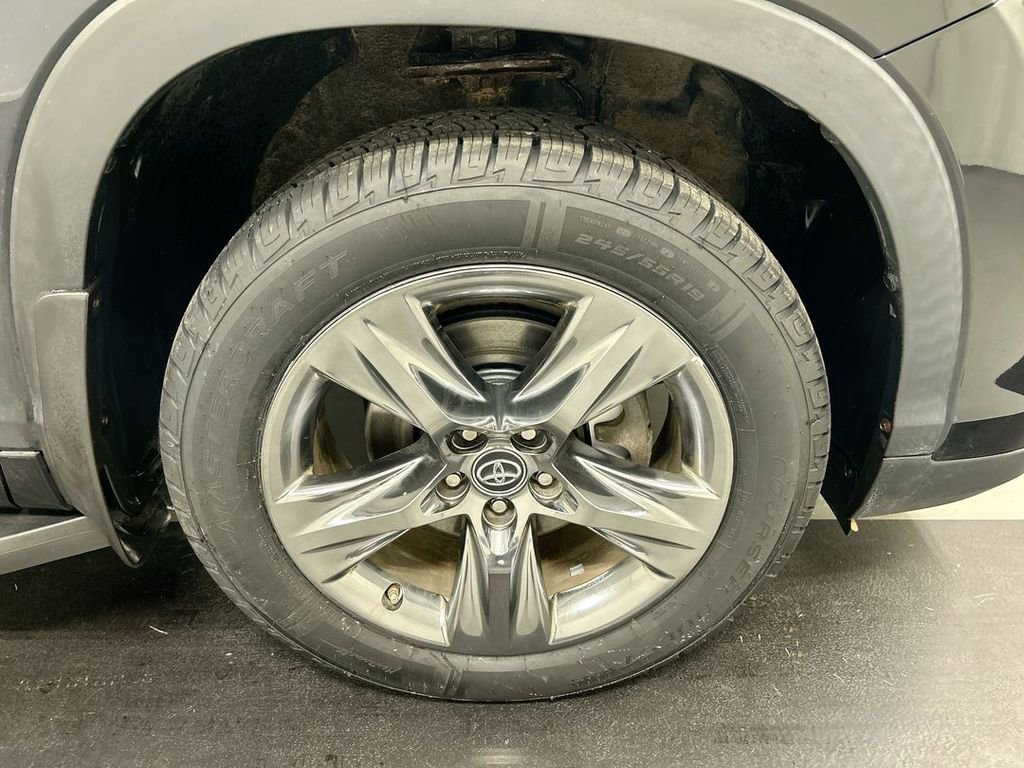 Used 2019 Toyota Highlander Limited Platinum image 8