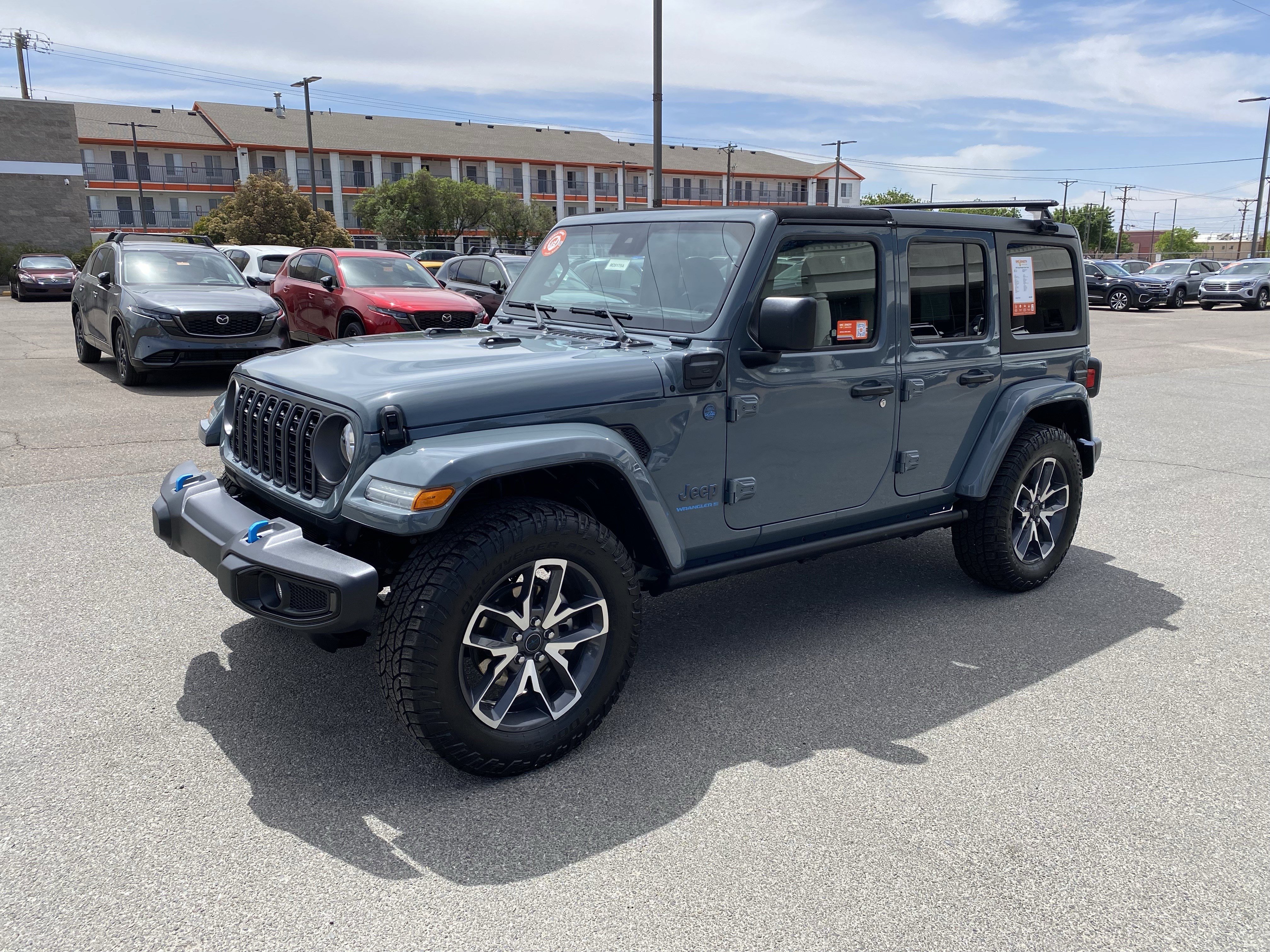 Used 2024 Jeep Wrangler Unlimited w/ Technology Group AWD/4WD image 99