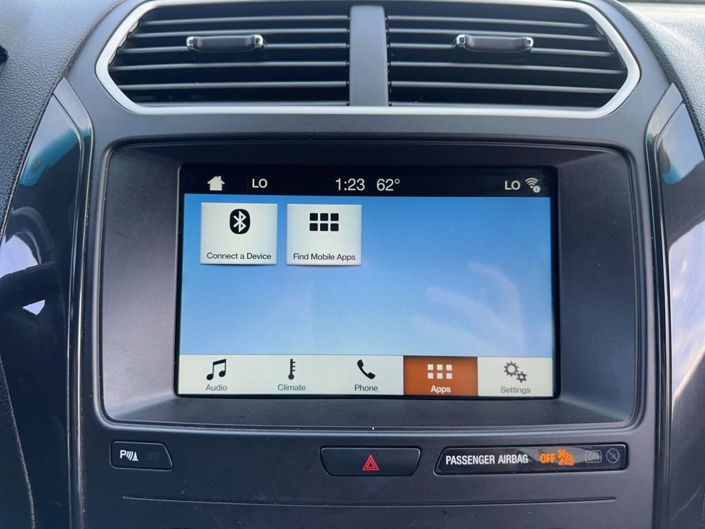 Used 2018 Ford Explorer XLT w/ Equipment Group 202A AWD/4WD image 39