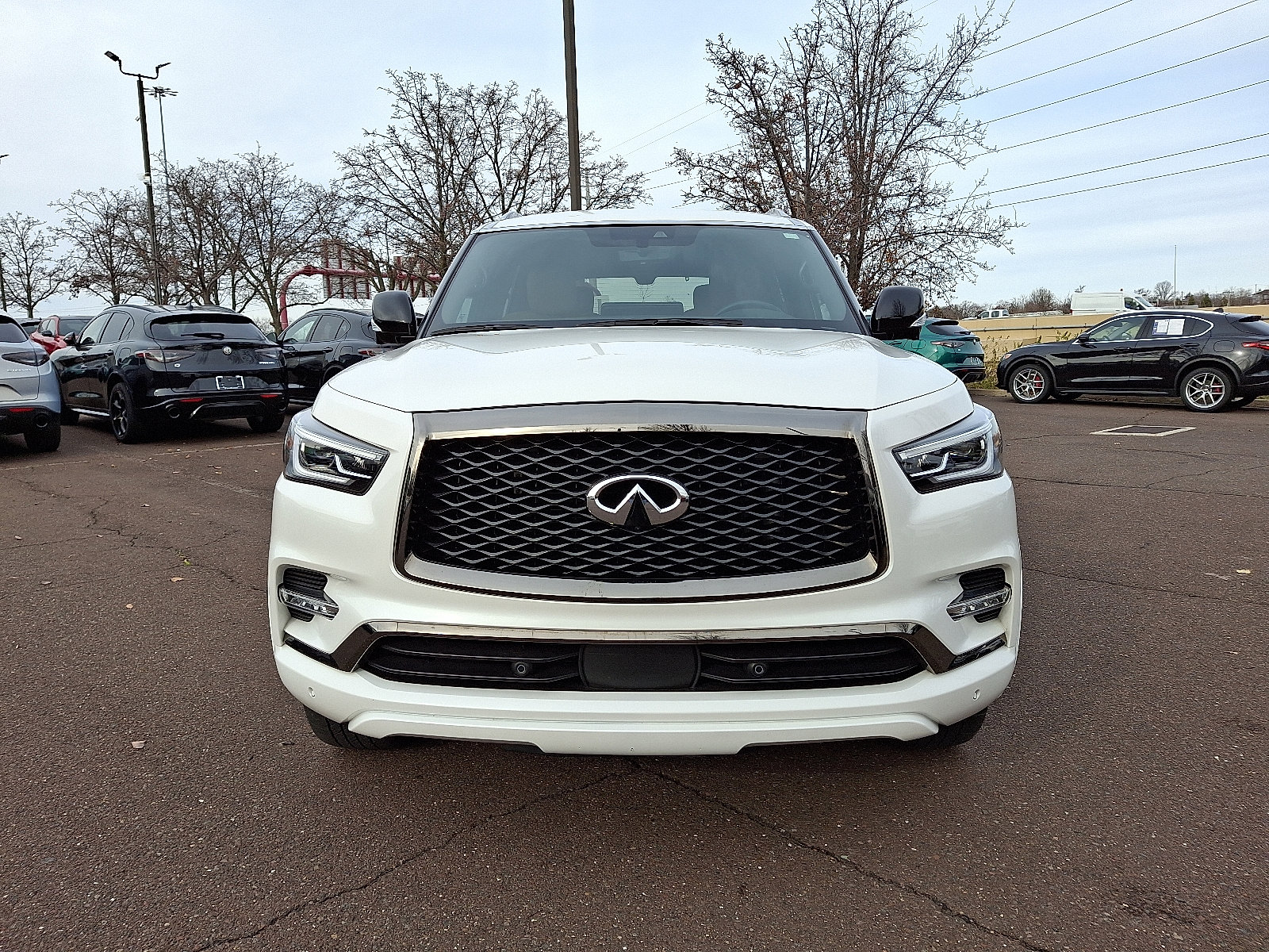 Used 2024 INFINITI QX80 Sensory image 2
