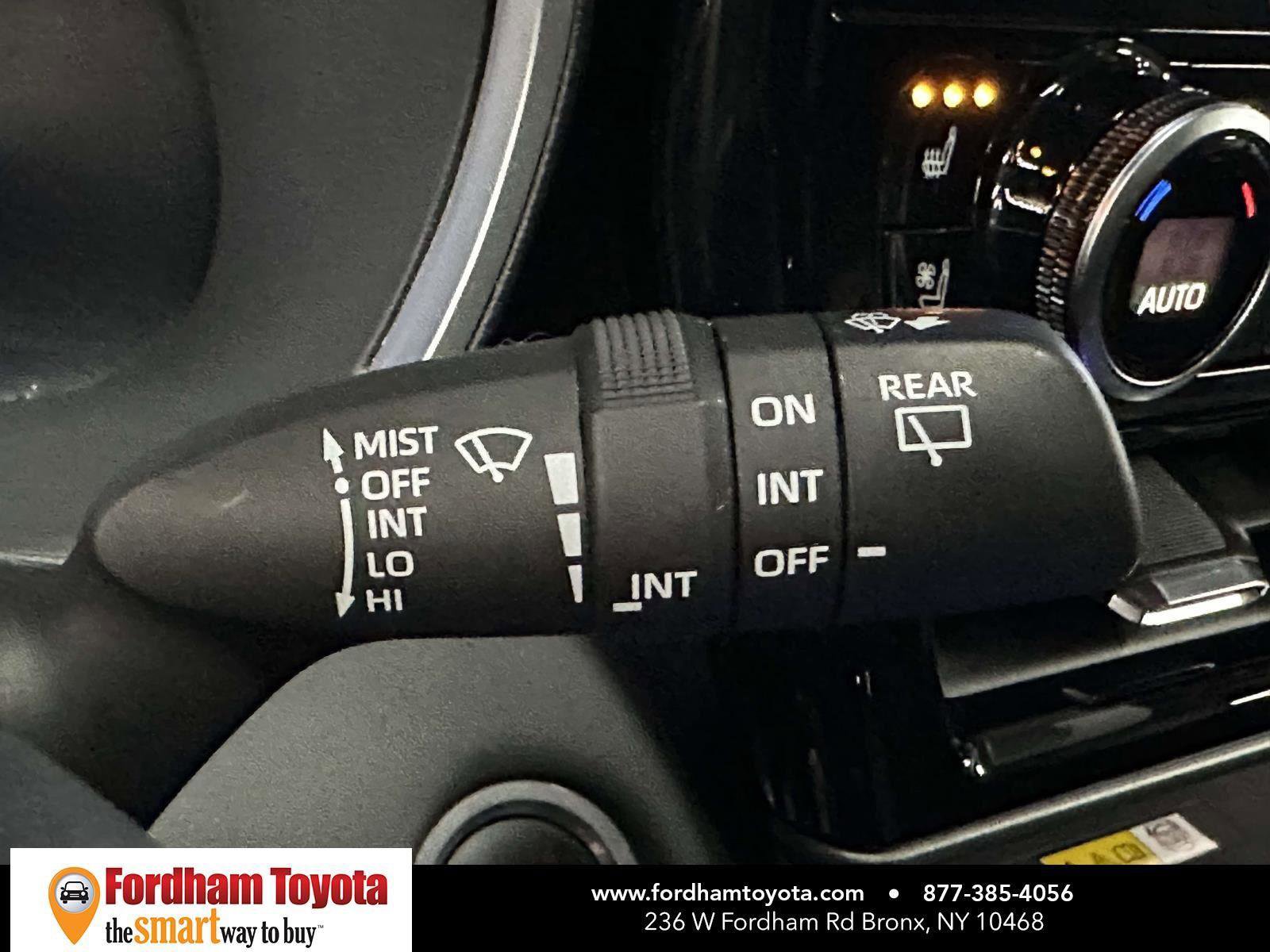 Used 2024 Toyota Highlander Limited image 34