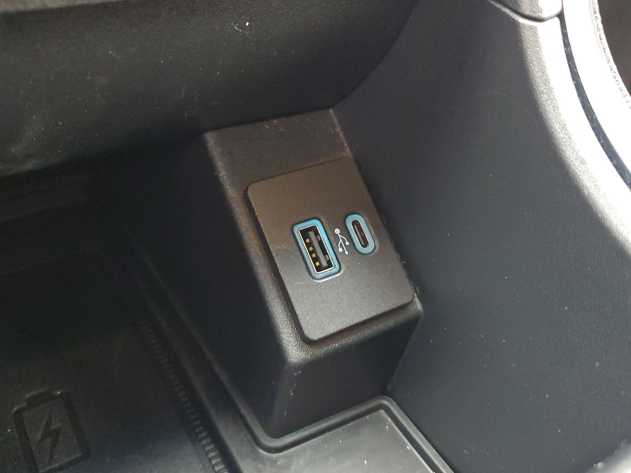 Used 2021 Ford Edge Titanium AWD/4WD image 27