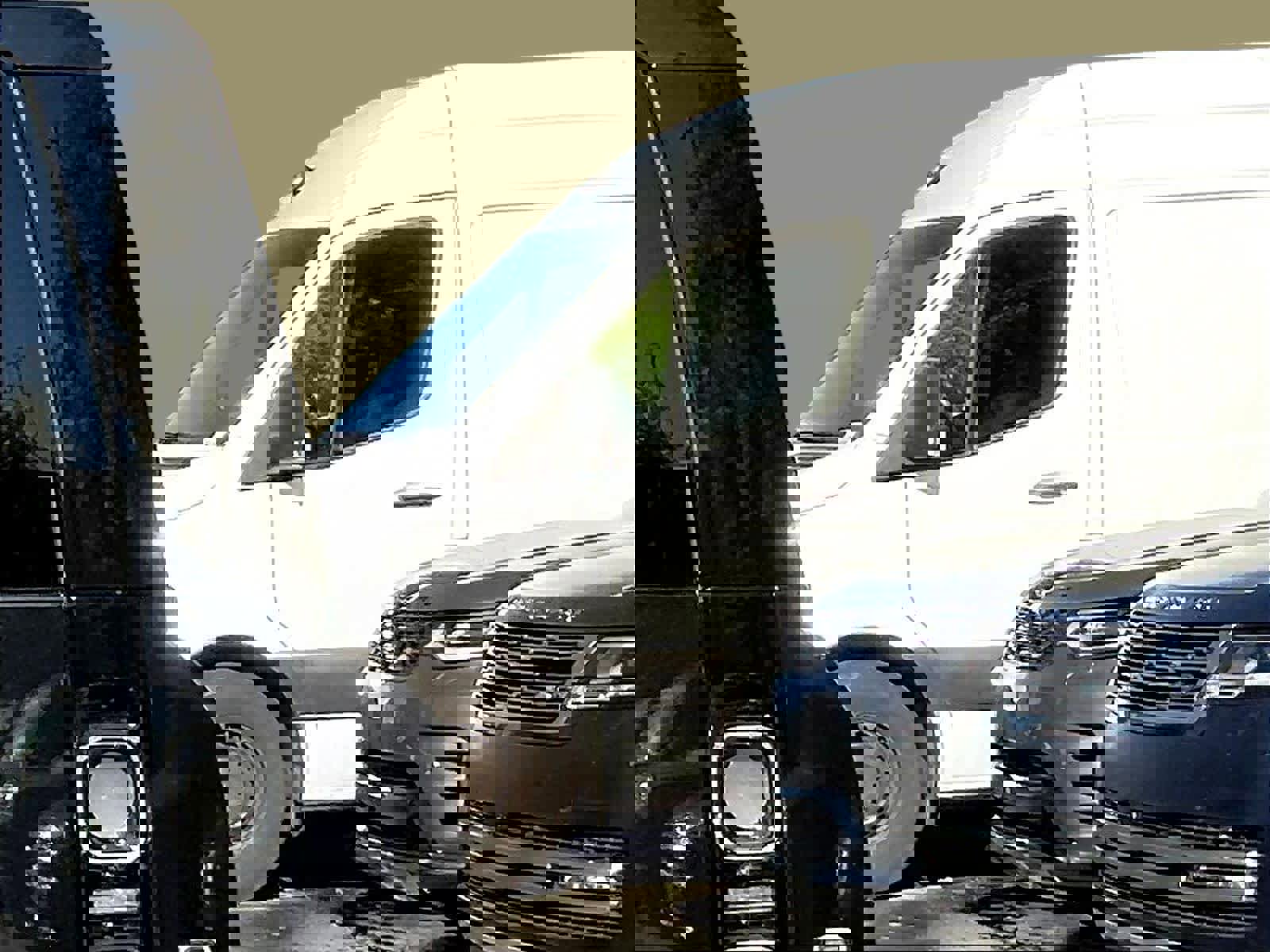 New 2025 Land Rover Defender 130 V8 image 6