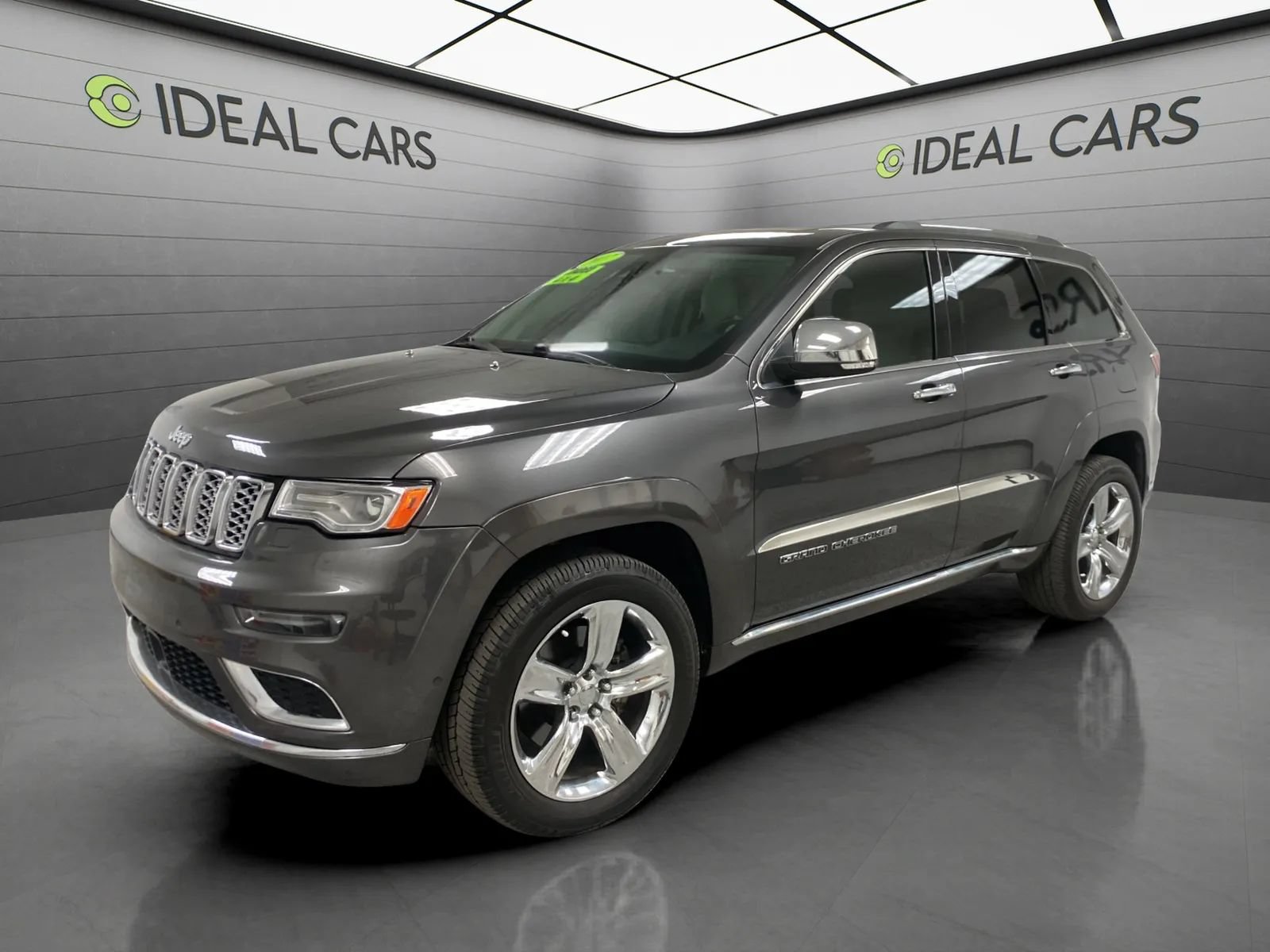 Used 2017 Jeep Grand Cherokee Summit AWD/4WD image 1