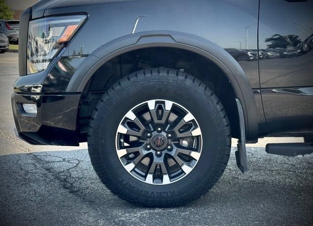 Used 2021 Nissan Titan PRO-4X w/ Pro-4x Convenience Package AWD/4WD image 10