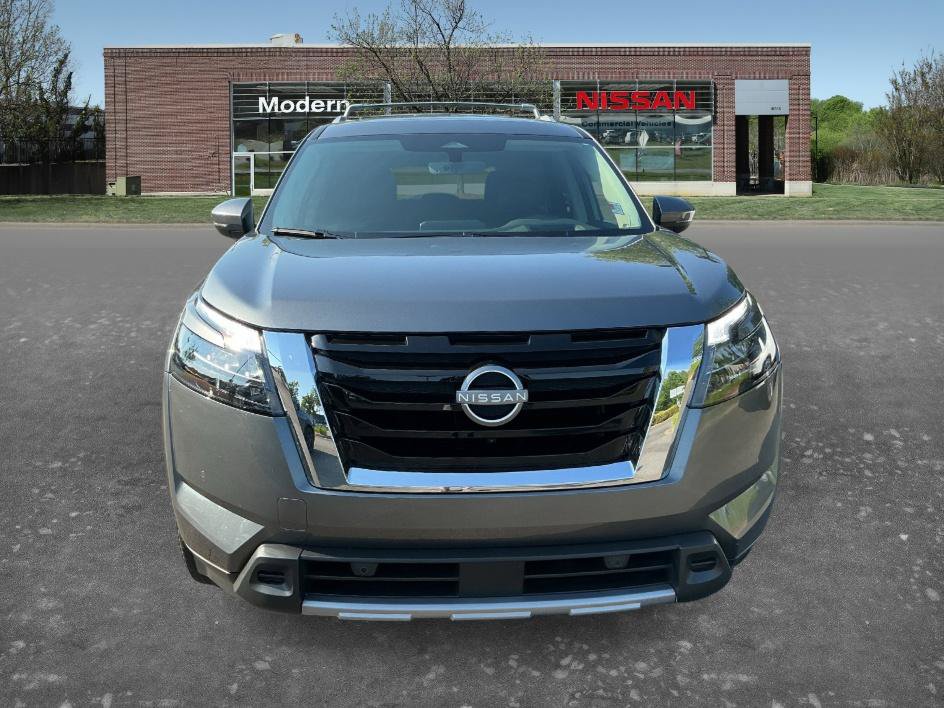 Certified 2025 Nissan Pathfinder Platinum w/ Cargo Package FWD image 6