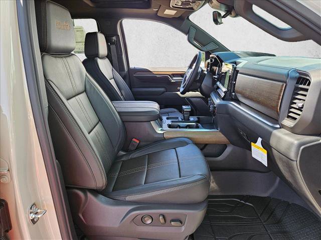 New 2026 Chevrolet Silverado 1500 High Country AWD/4WD image 17