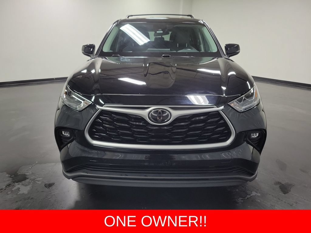 Used 2020 Toyota Highlander LE AWD/4WD image 2
