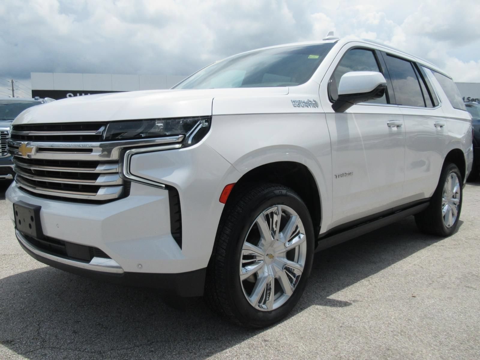 Used 2021 Chevrolet Tahoe High Country w/ Premium Package AWD/4WD image 3