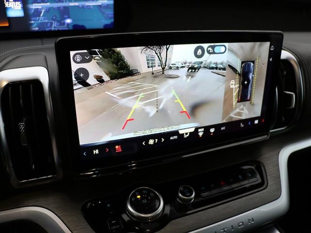 Used 2025 Ford Expedition Platinum image 25