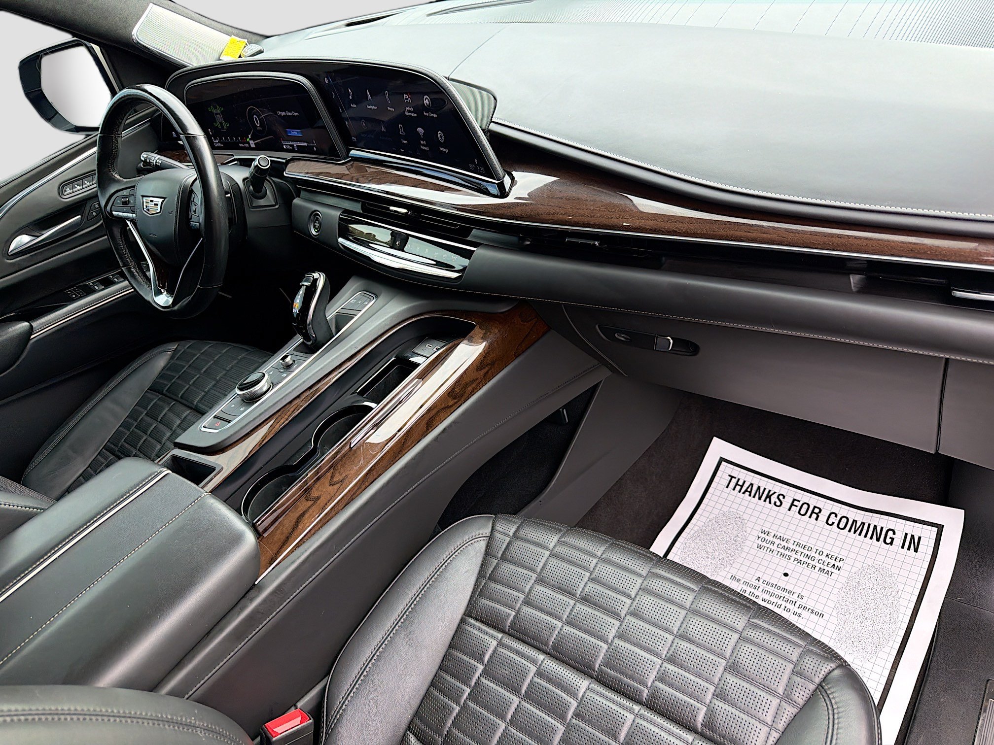 Used 2023 Cadillac Escalade ESV Sport Platinum w/ LPO, ONYX Package AWD/4WD image 13